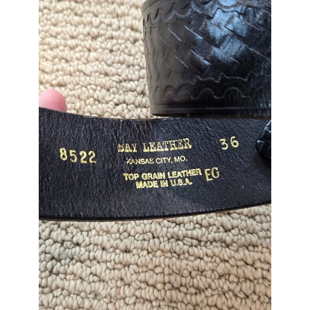 Bay Leather excellent lightly